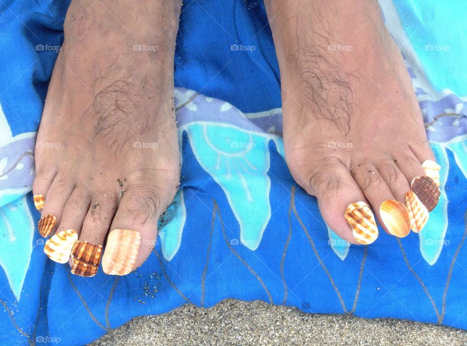Seashell feet
