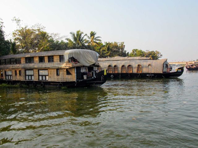 house boat