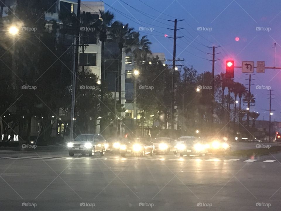 Driving in Los Angeles at Night - The amazing glow of the many car lights - Driving downtown 