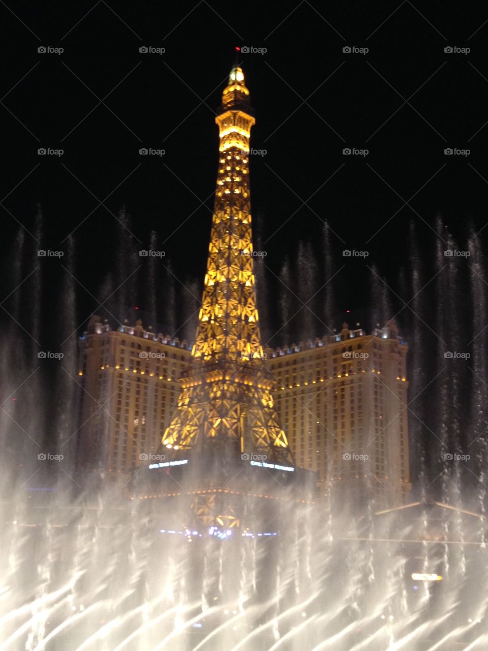 Las Vegas at night. Bellagio fountains at night