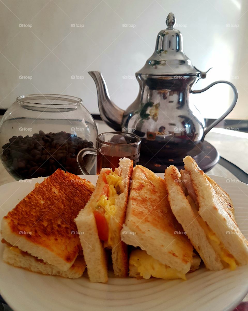 SANDWICH...Breakfast ala Chef Idfan Meirza, chicken pan fried sandwich served with  Marocco tea pot..#breakfast#chefidfanmeirza