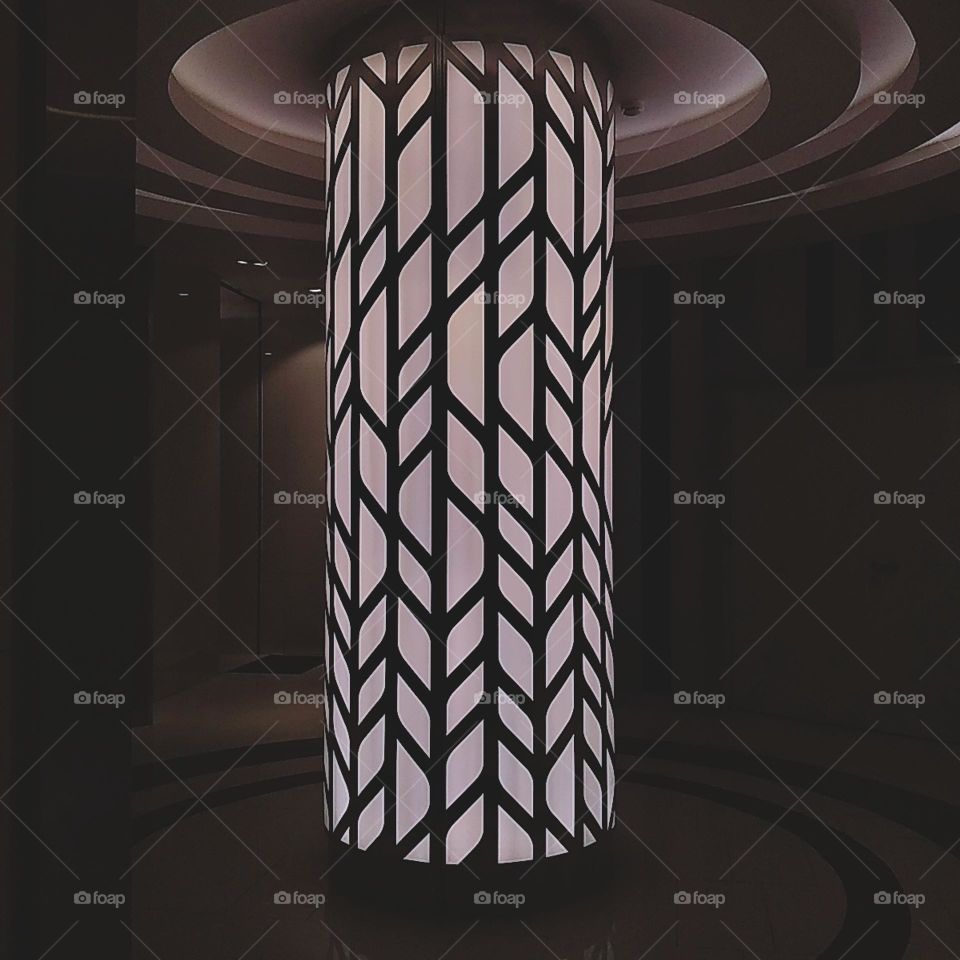 Large lighted pillar