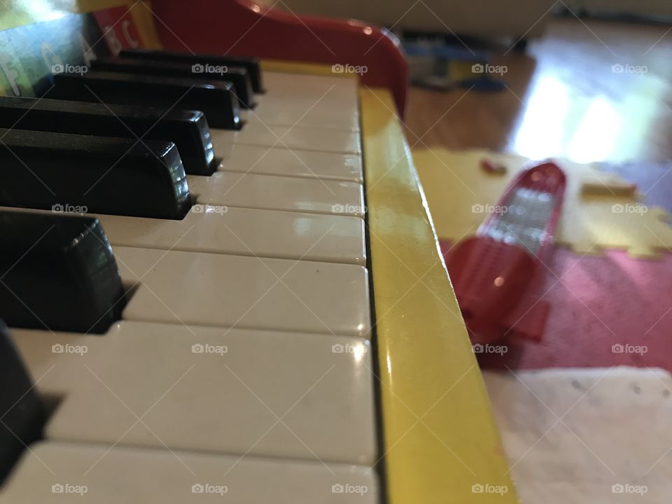 Toy piano 