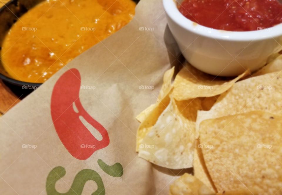 Chili's Logo with Chips and Queso