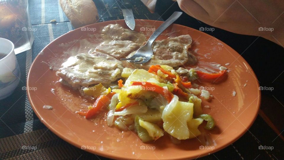 potatoes and steaks in sals