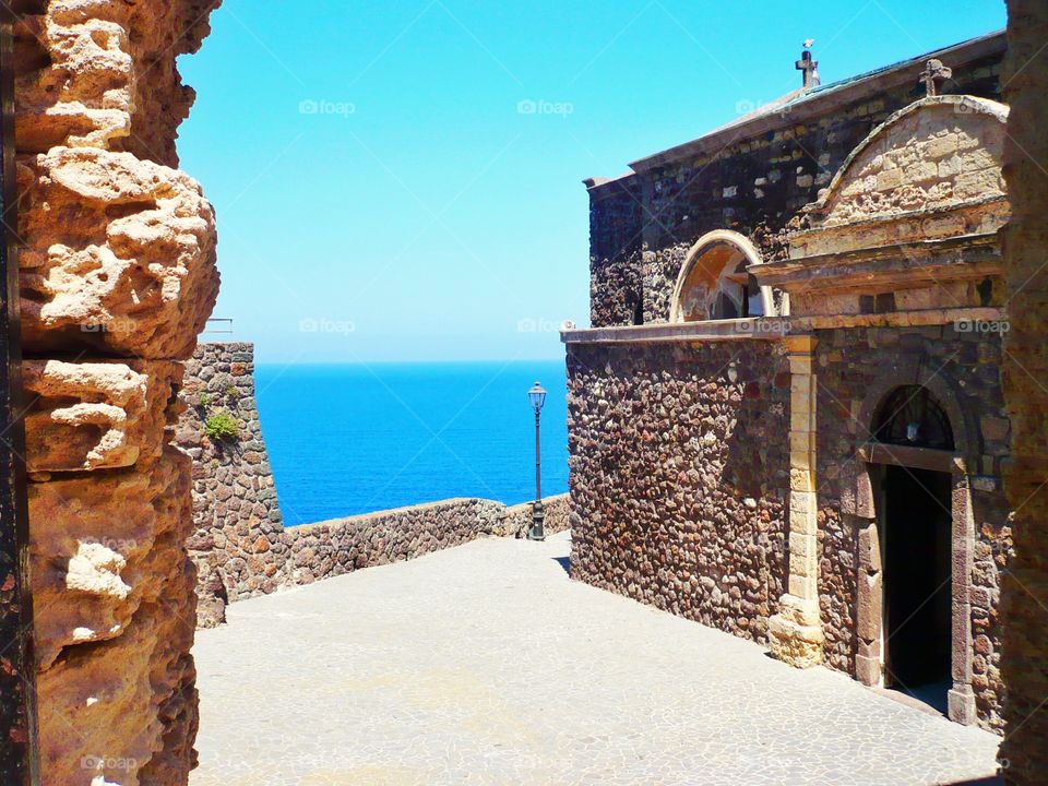 Horizon between walls.
Castelsardo, Sardinia, Italy