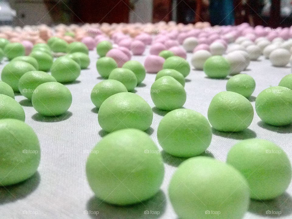 This beautiful small balls is made from glutens flour for the vest.