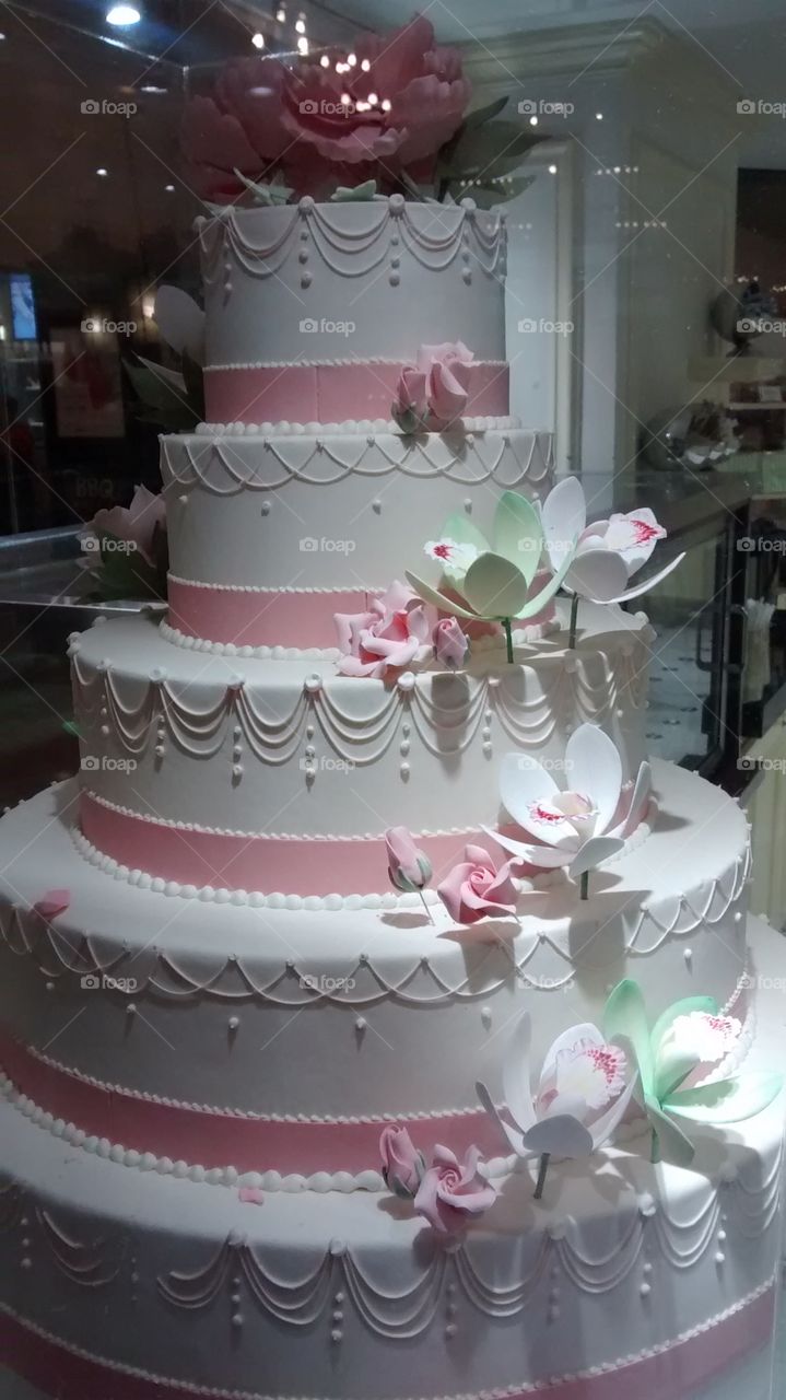 Wedding Cake on Display. Grand Central store