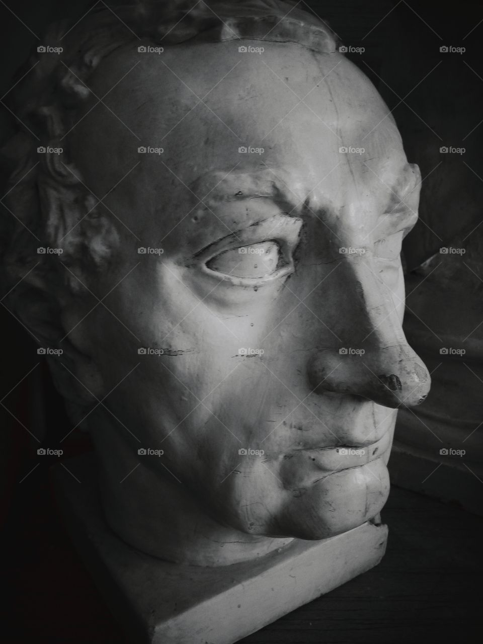 скульптура гипсовая голова мужчины для рисования
