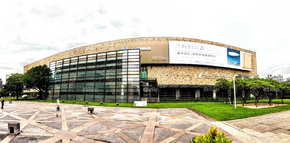 your local treasures: the facade of National Taiwan Museum of Fine Arts.
it collects many fine arts works and has many exhibitions for works collection.