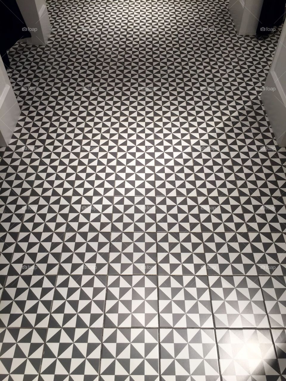 Geometric floor in the shop