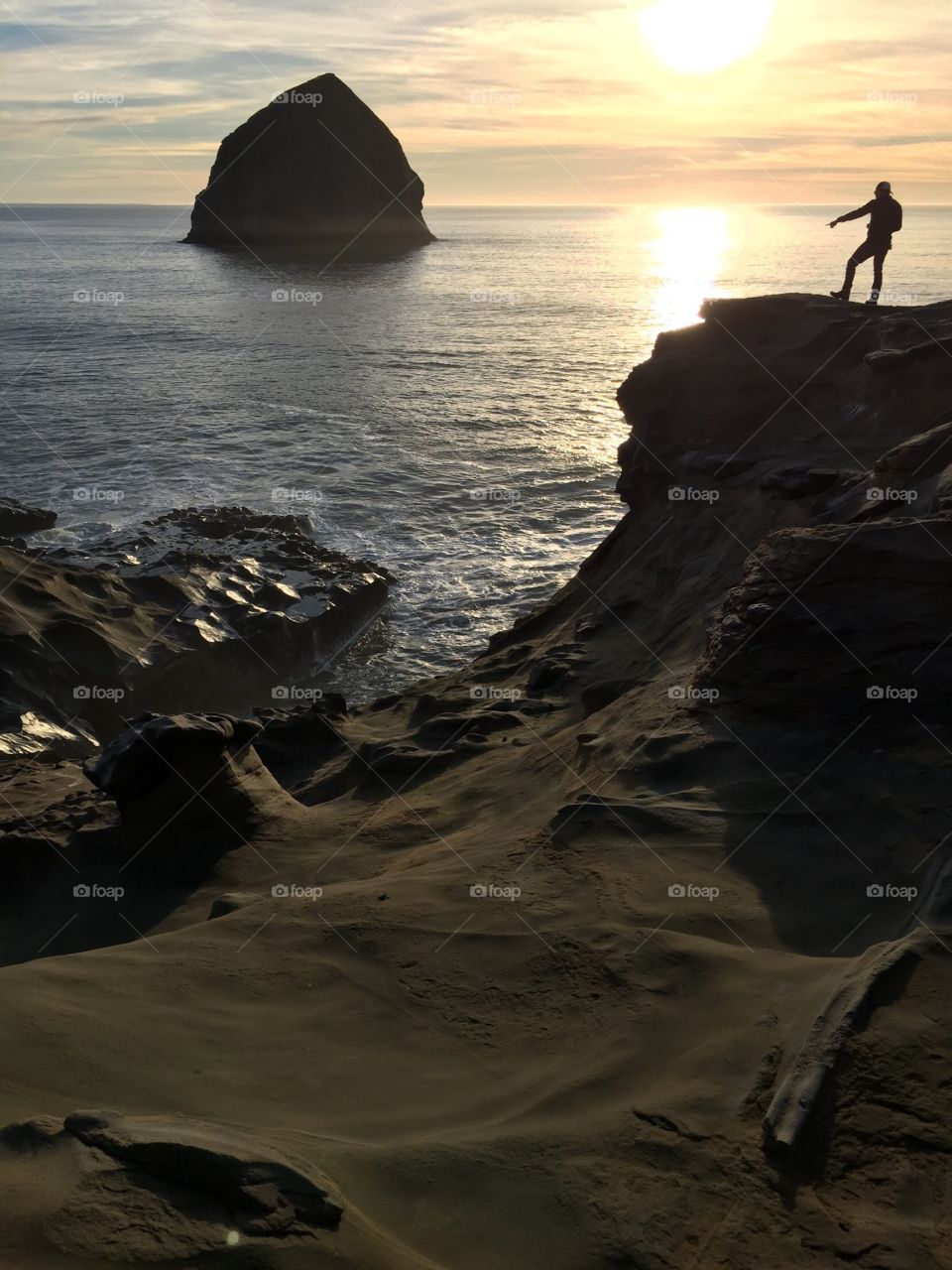 Ocean side sunset along the Oregon coast