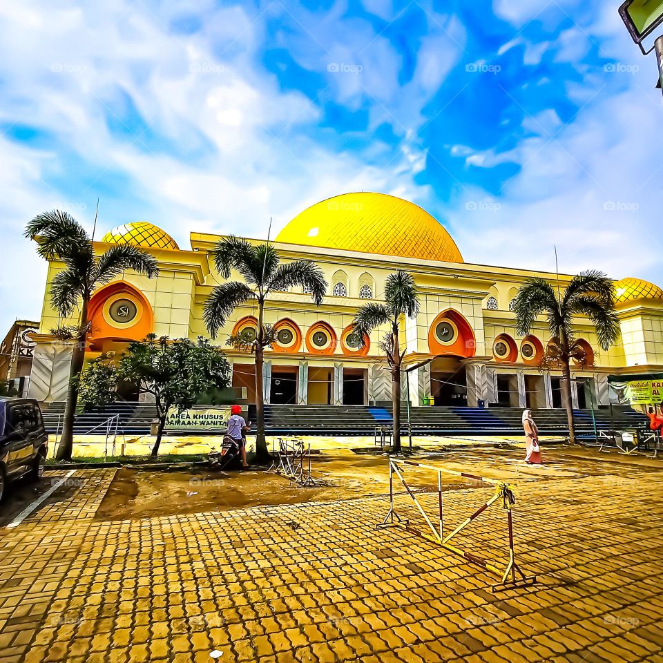 Scenic Golden Mosque