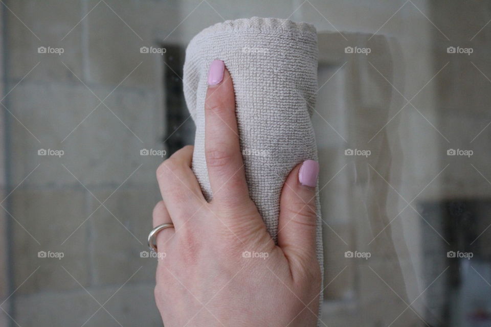 cleaning shower door