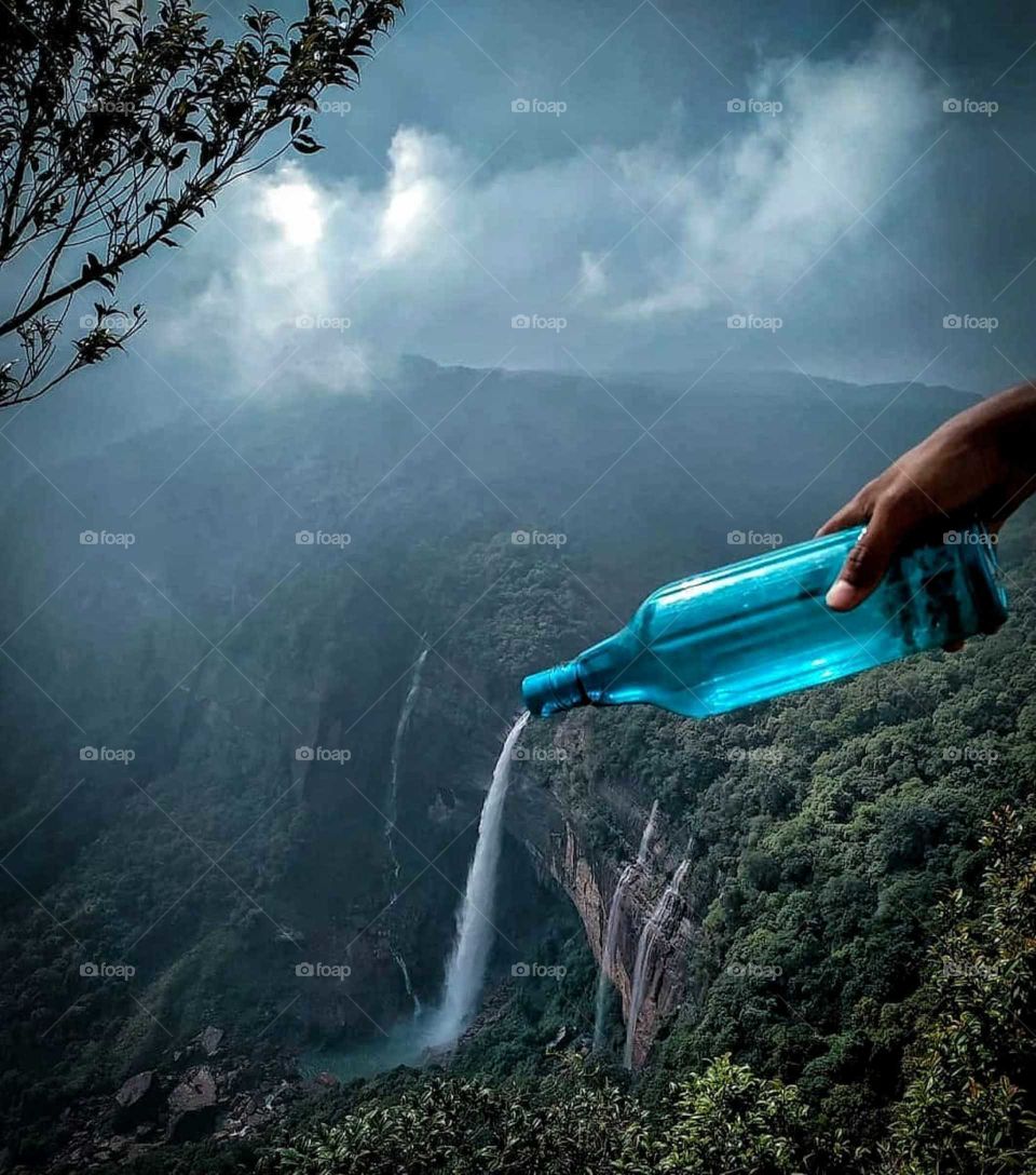 I made a waterfall 😂😂😂