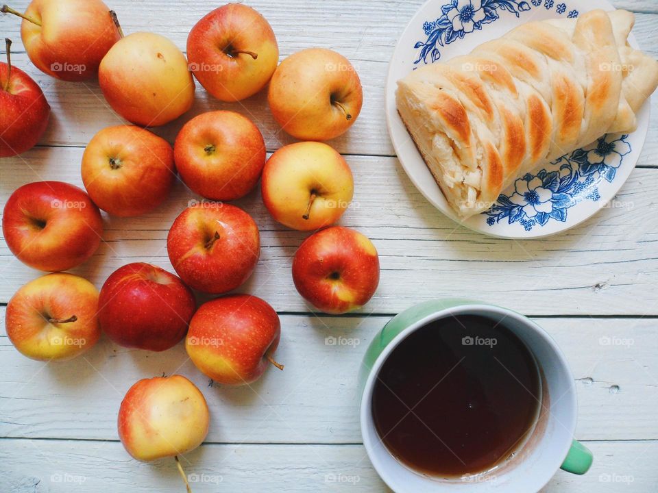 pie, apple and cup of tea