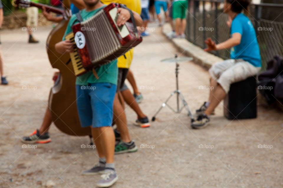 Street musicians . Street musicians 