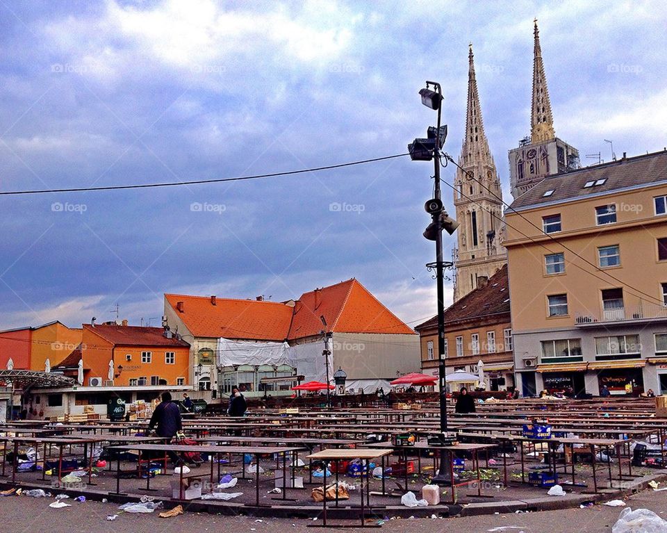 Closing time on market 