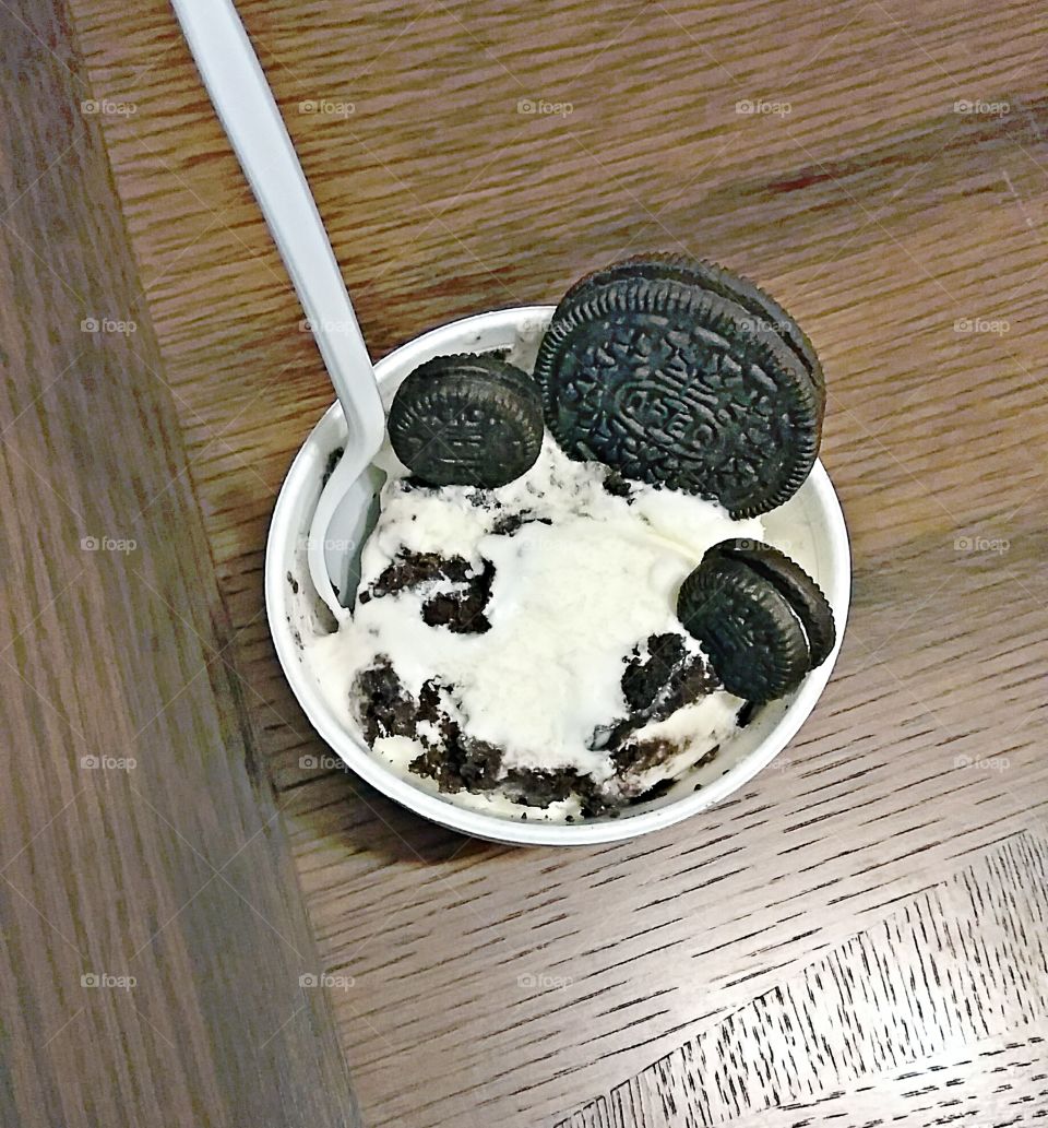 Oreo cookie ice cream