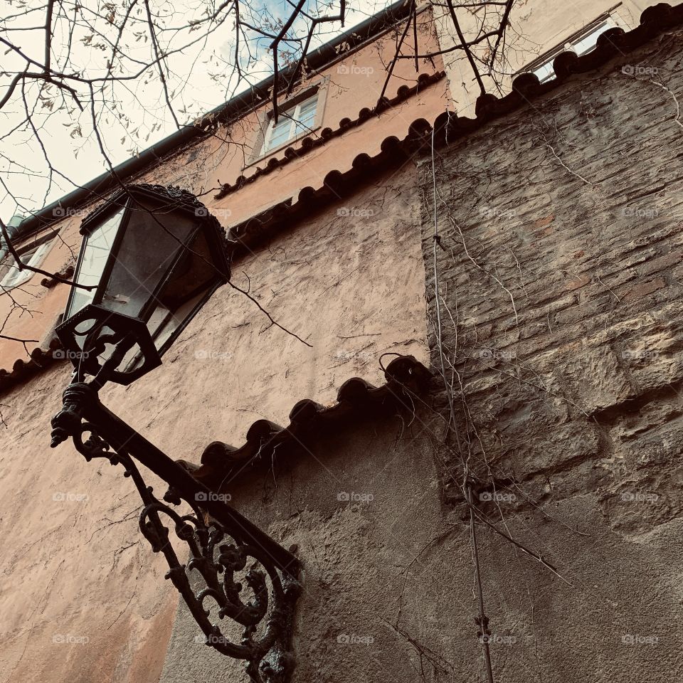 A lamp, with a historic look. 