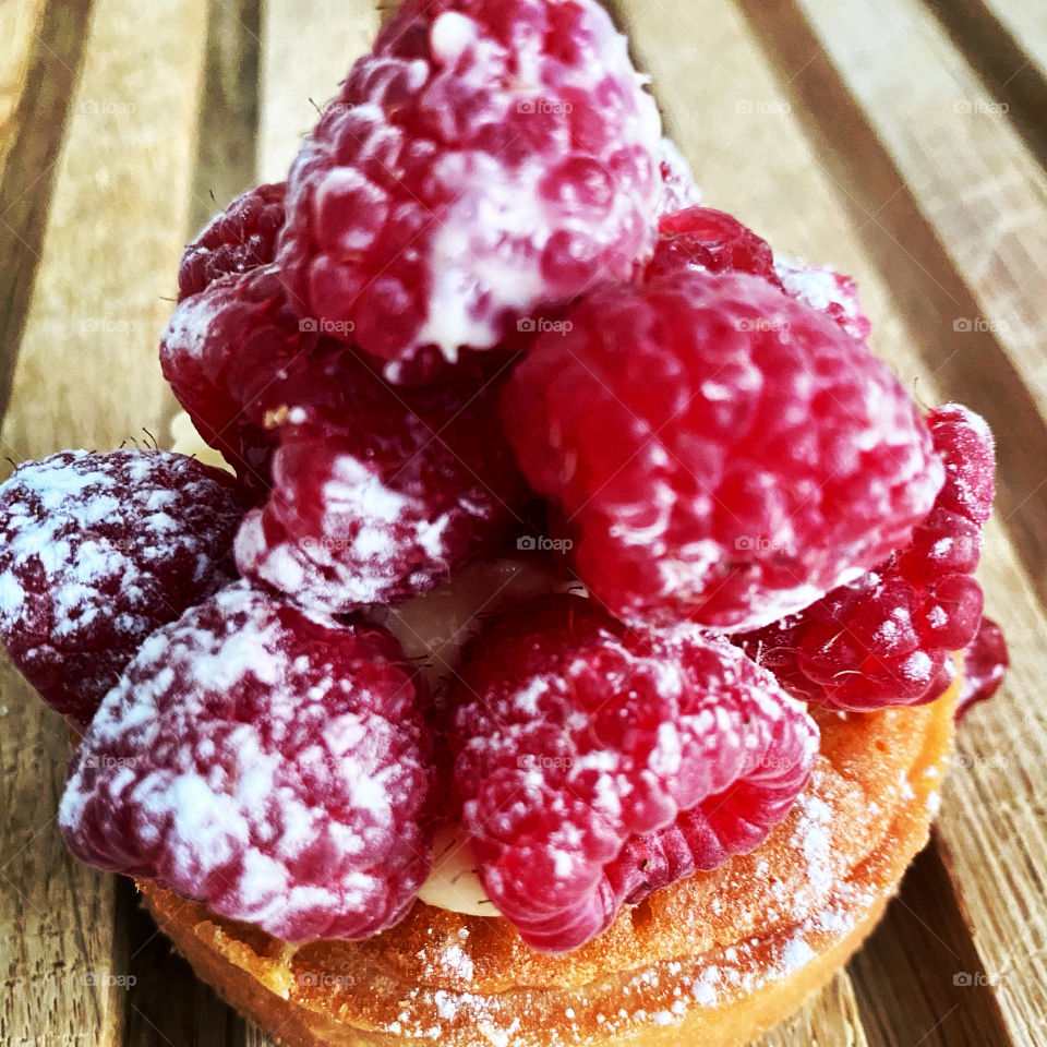 Raspberry tart 
