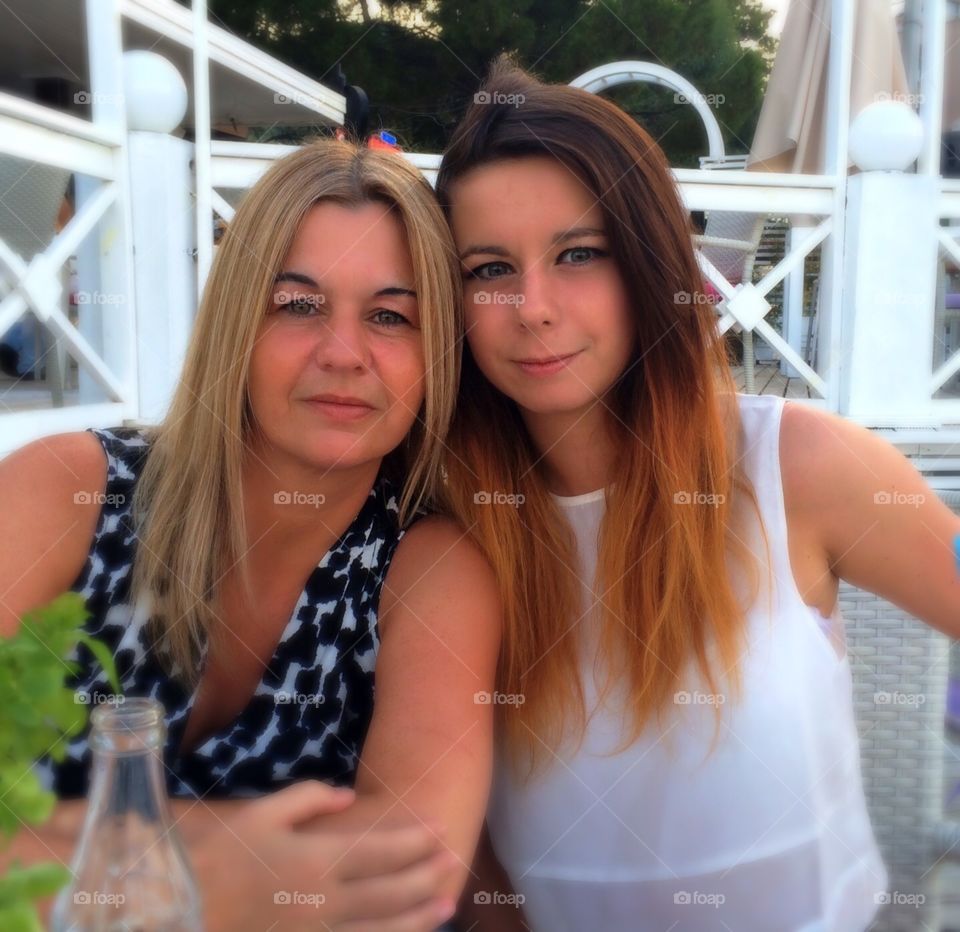 Mum&daughter on holiday 