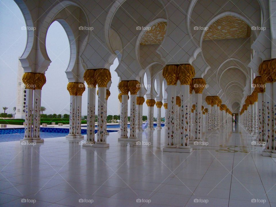 Sheikh Zayed grand mosque in Abu Dhabi 
