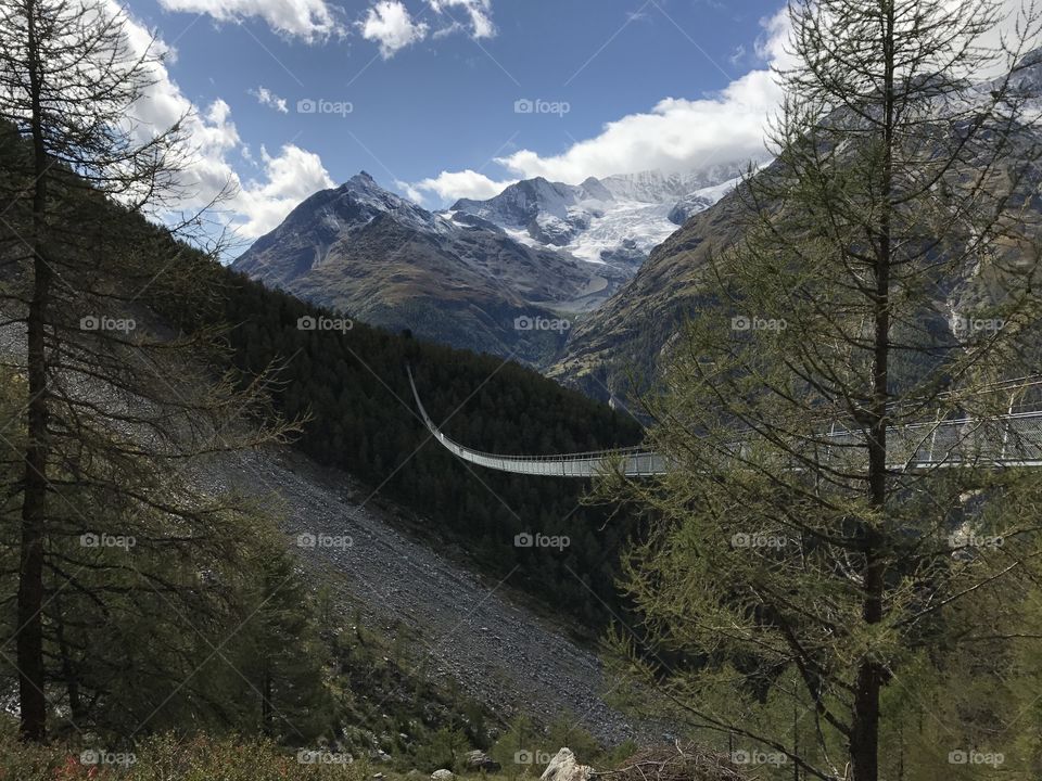 Longest suspended bridge in the world