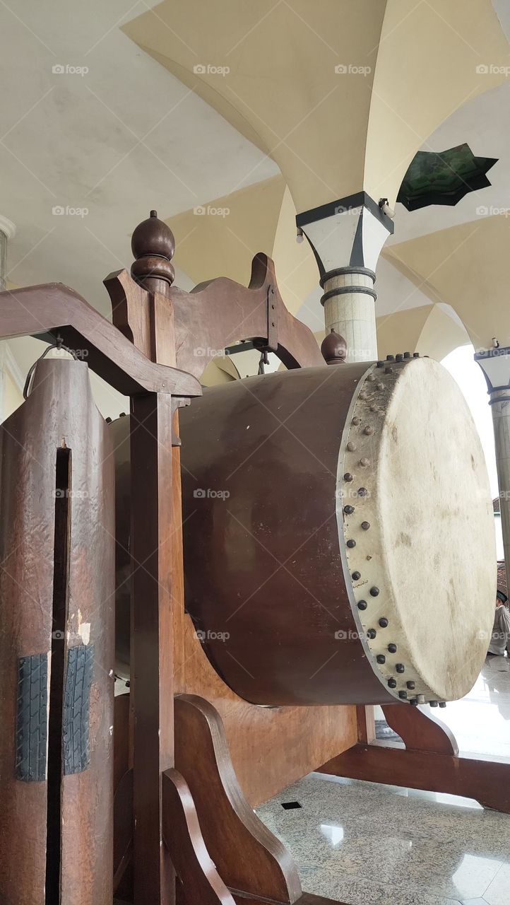 kentongan dan bedug masjid agung Kediri