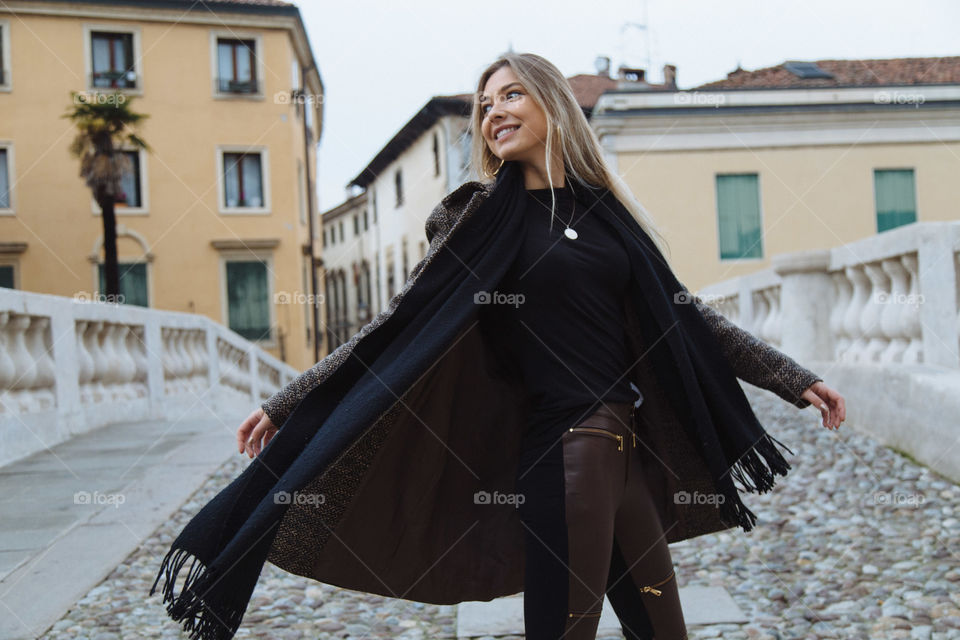 Liberdade de sorrir e ser feliz, andar e conhecer lugares novos.