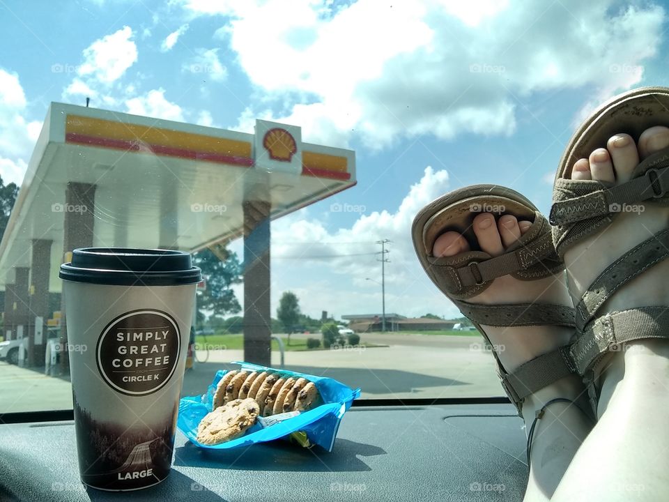 coffee and cookies for the road. <3
Shell, 35 Goodman Rd W, Southaven, MS 38671