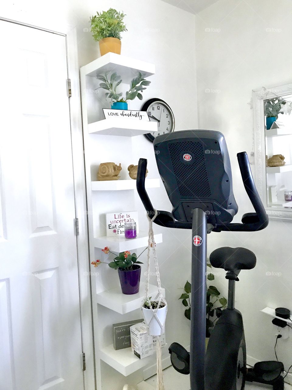 Exercising makes me happy so I need to get in there and make it happen 🙌