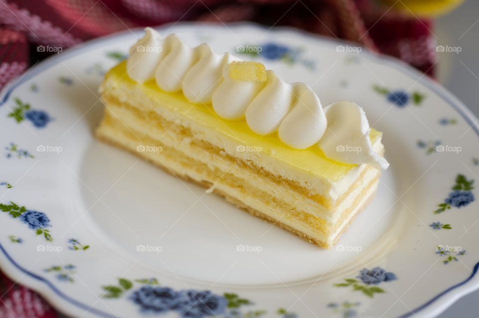 rectangular lemon and cream cake