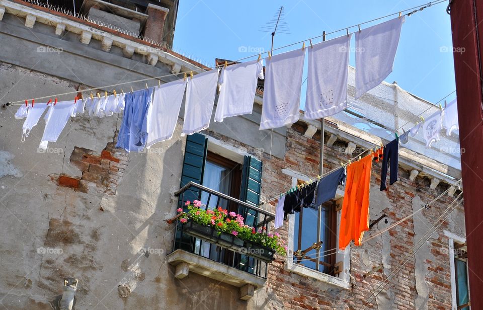 drying laundry in the Venice street