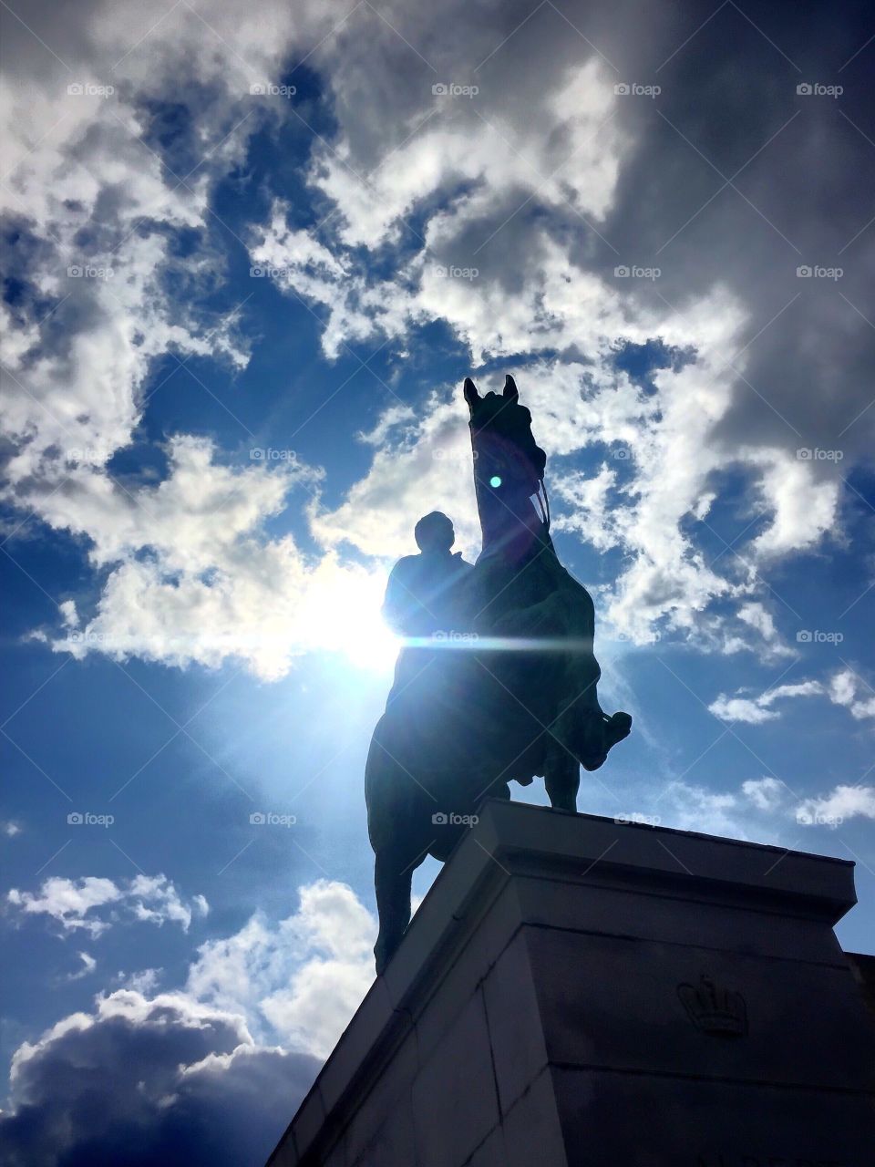 Statue in the sun 