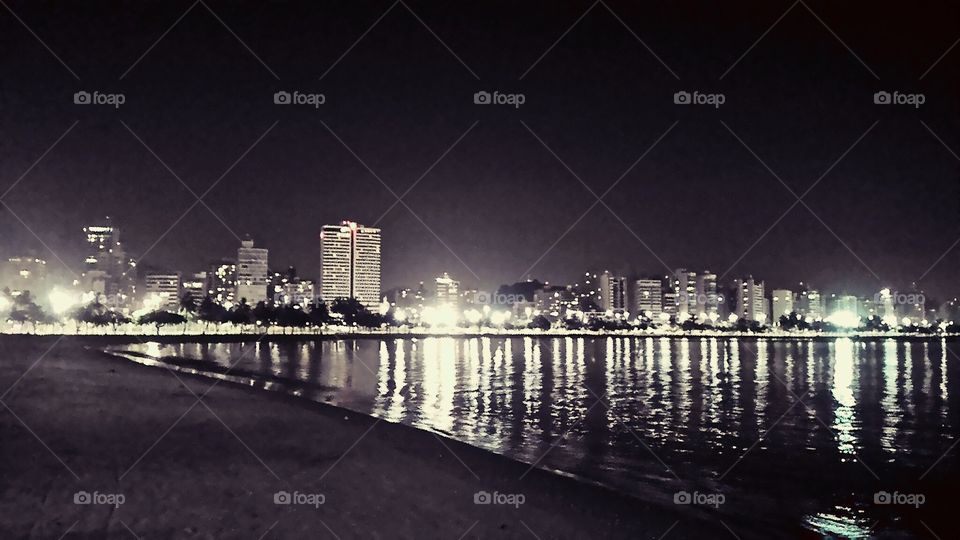 city & light. foto noturna da cidade de Vitória.