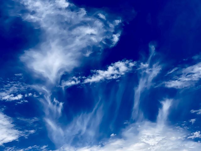 Dancing clouds 
