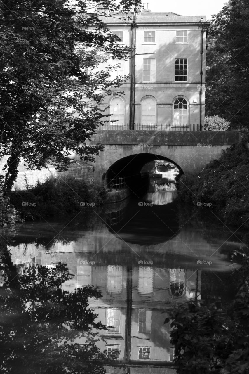 Mirrored water . Bath