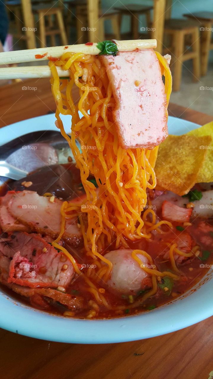 noodle pork soup spicy