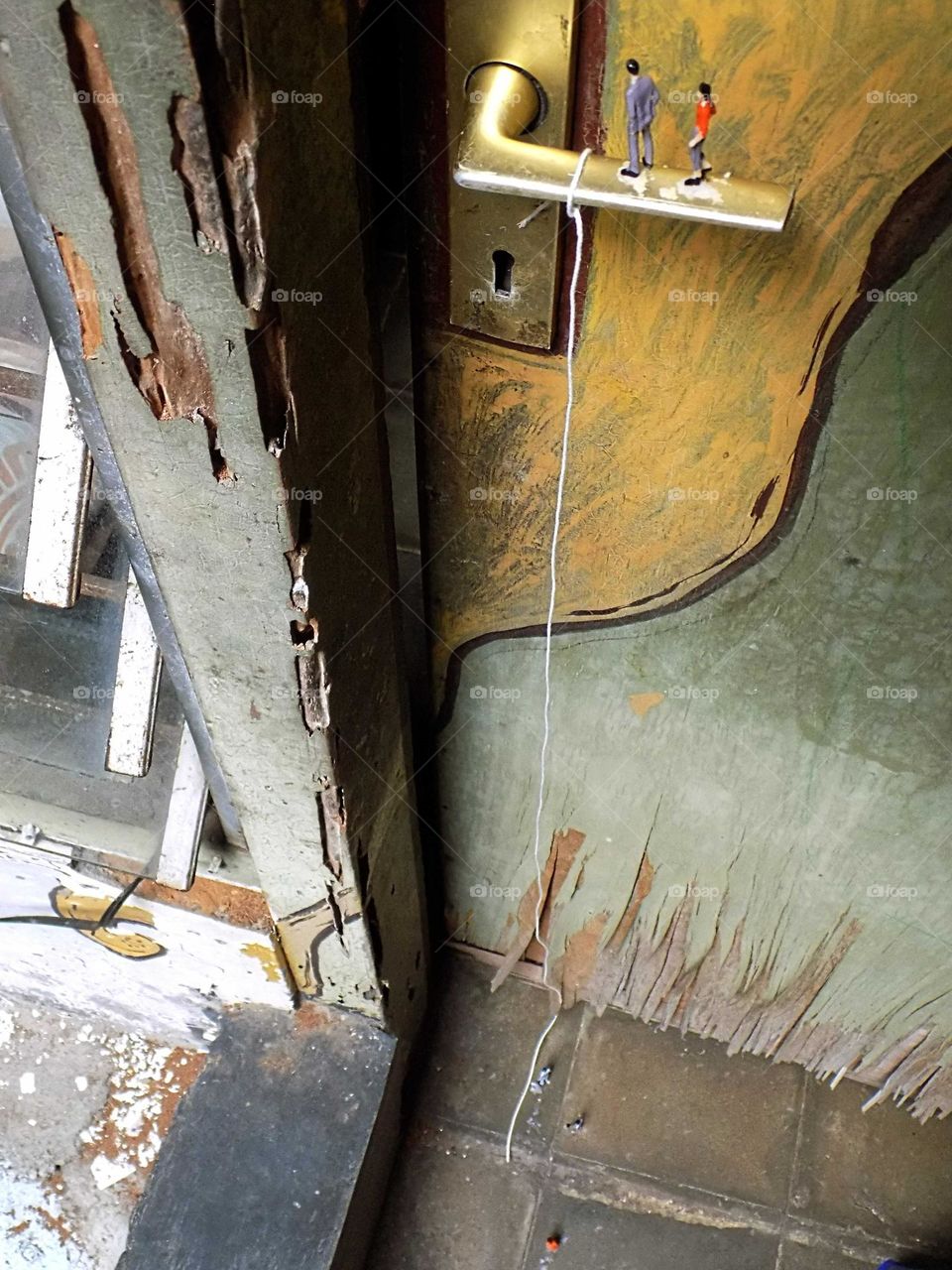 The world of Liliput, on a mission to escape the giant house