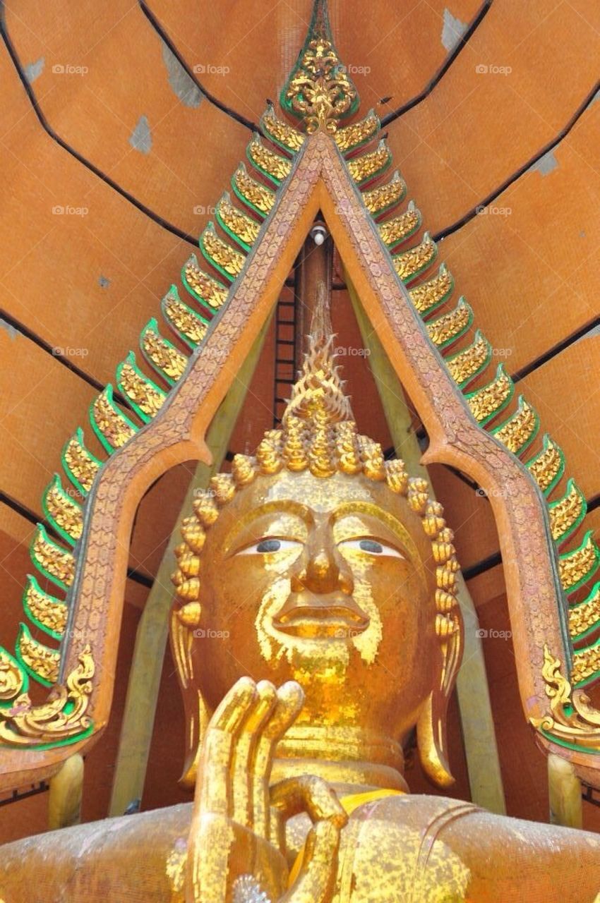 big golden buddha 