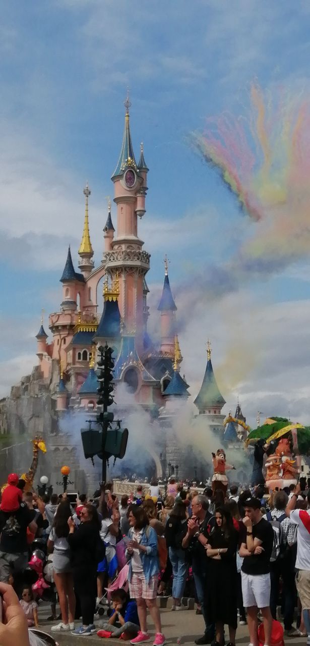 Spectacle au pied du château