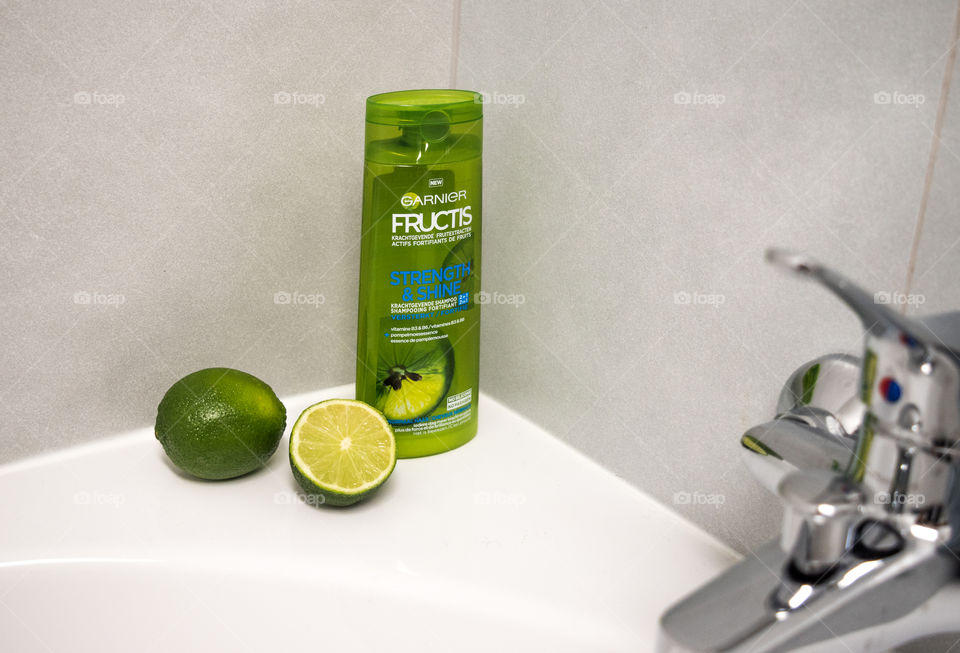 Bathroom, shampoo, lime, color green, fructis