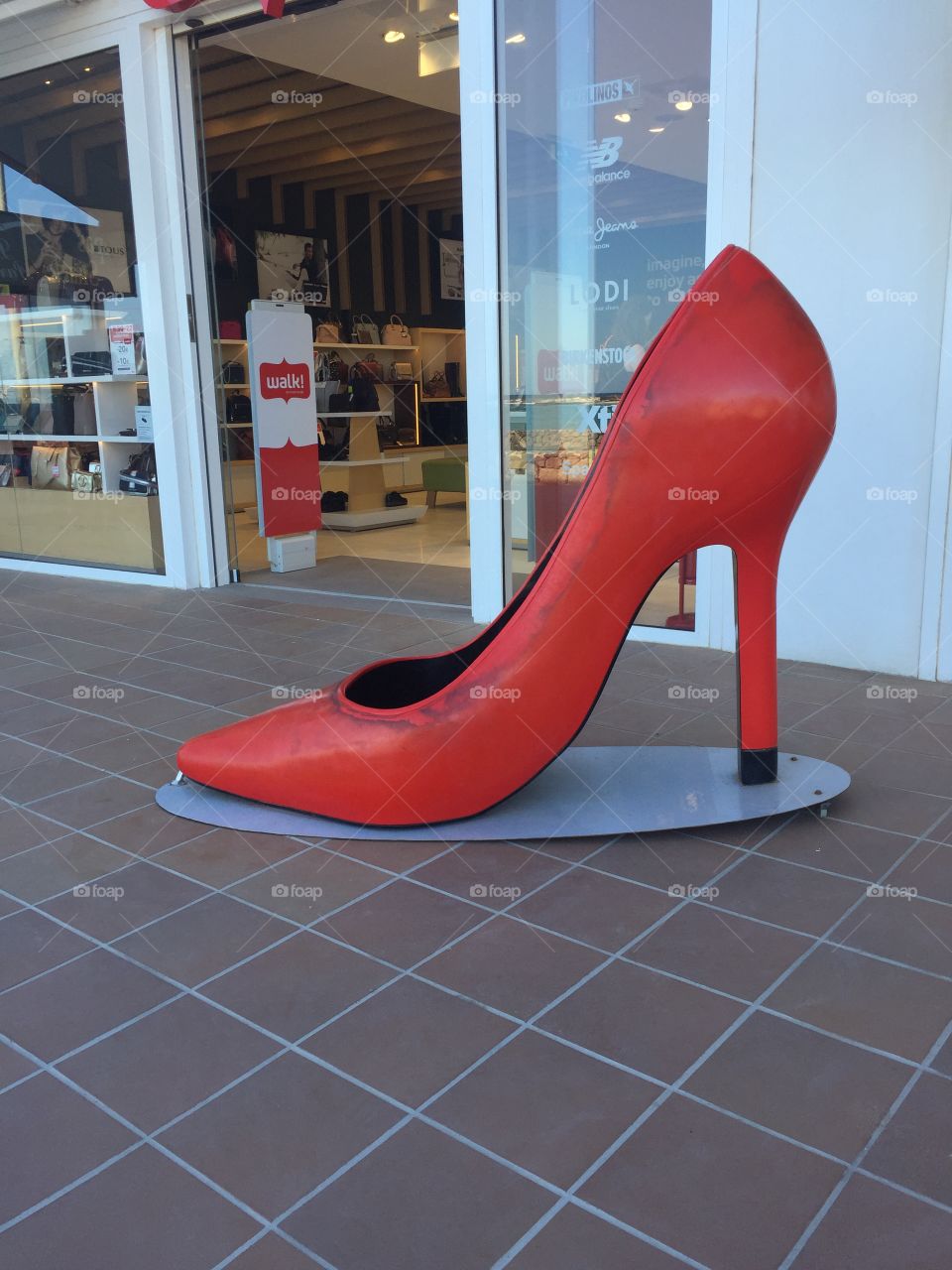 Red 👠 shoes 👠 in Costa Tegise in the street 
