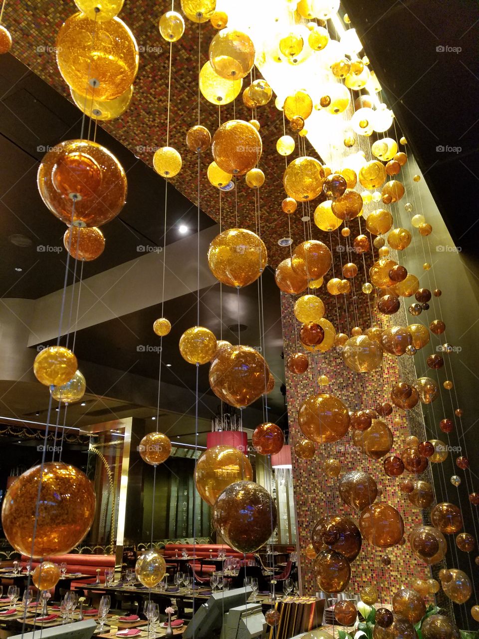 Hanging bubbles curtain