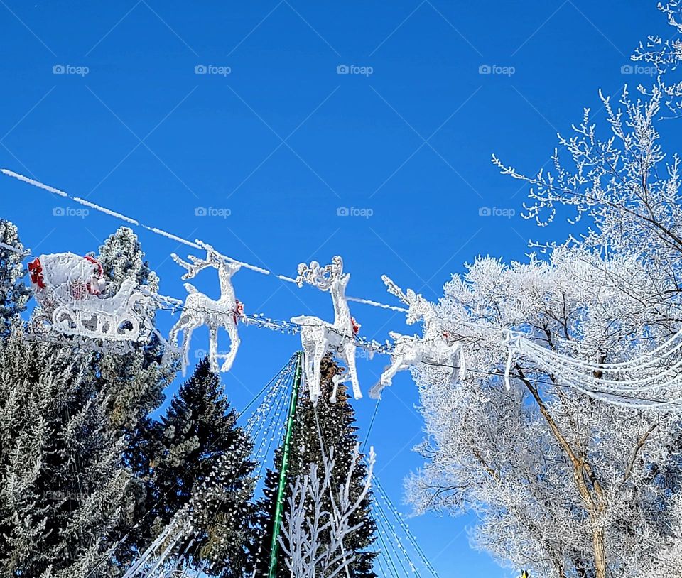 Frosty flying sleigh