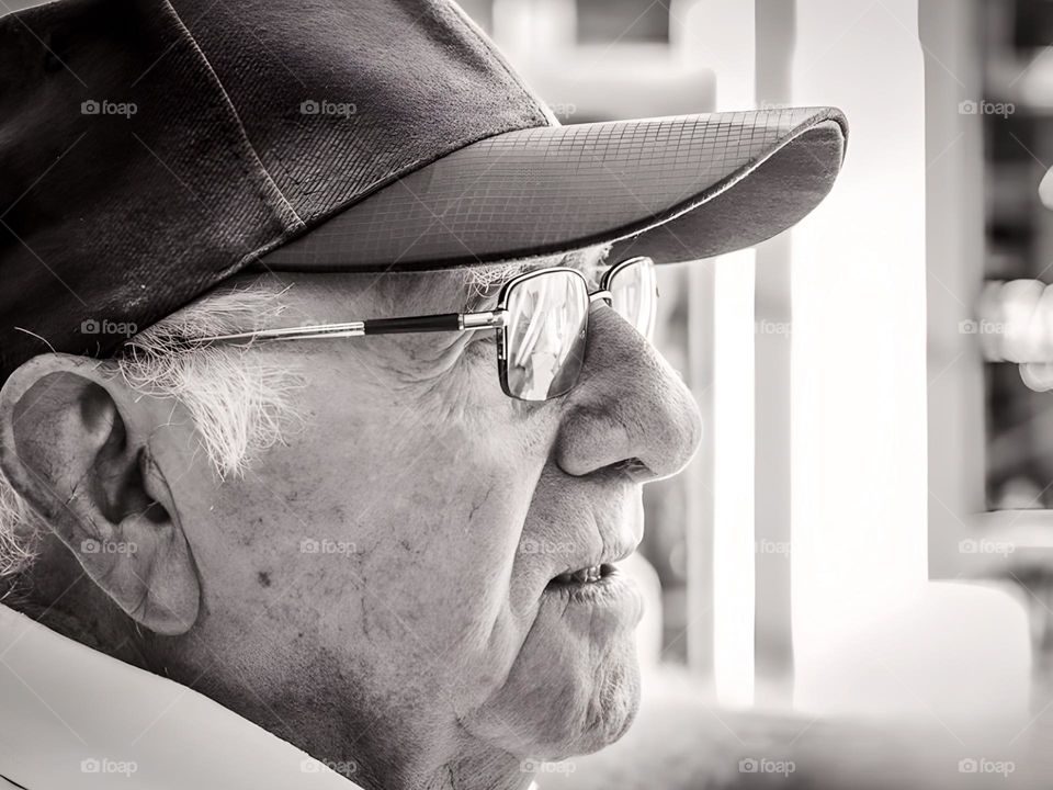 Black and white portrait of an elderly man