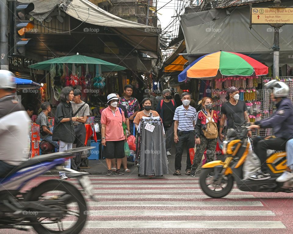 calles del barrio chino en bangkok