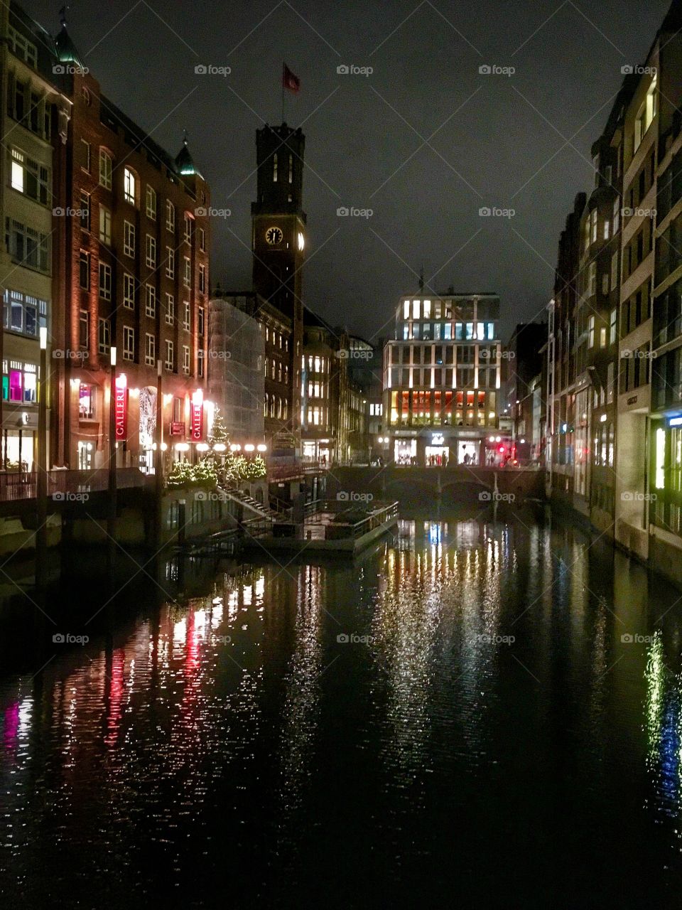 Hamburg Night.City.Reflections