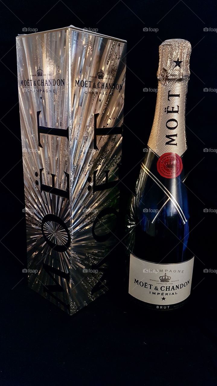 Champagne with gift box 